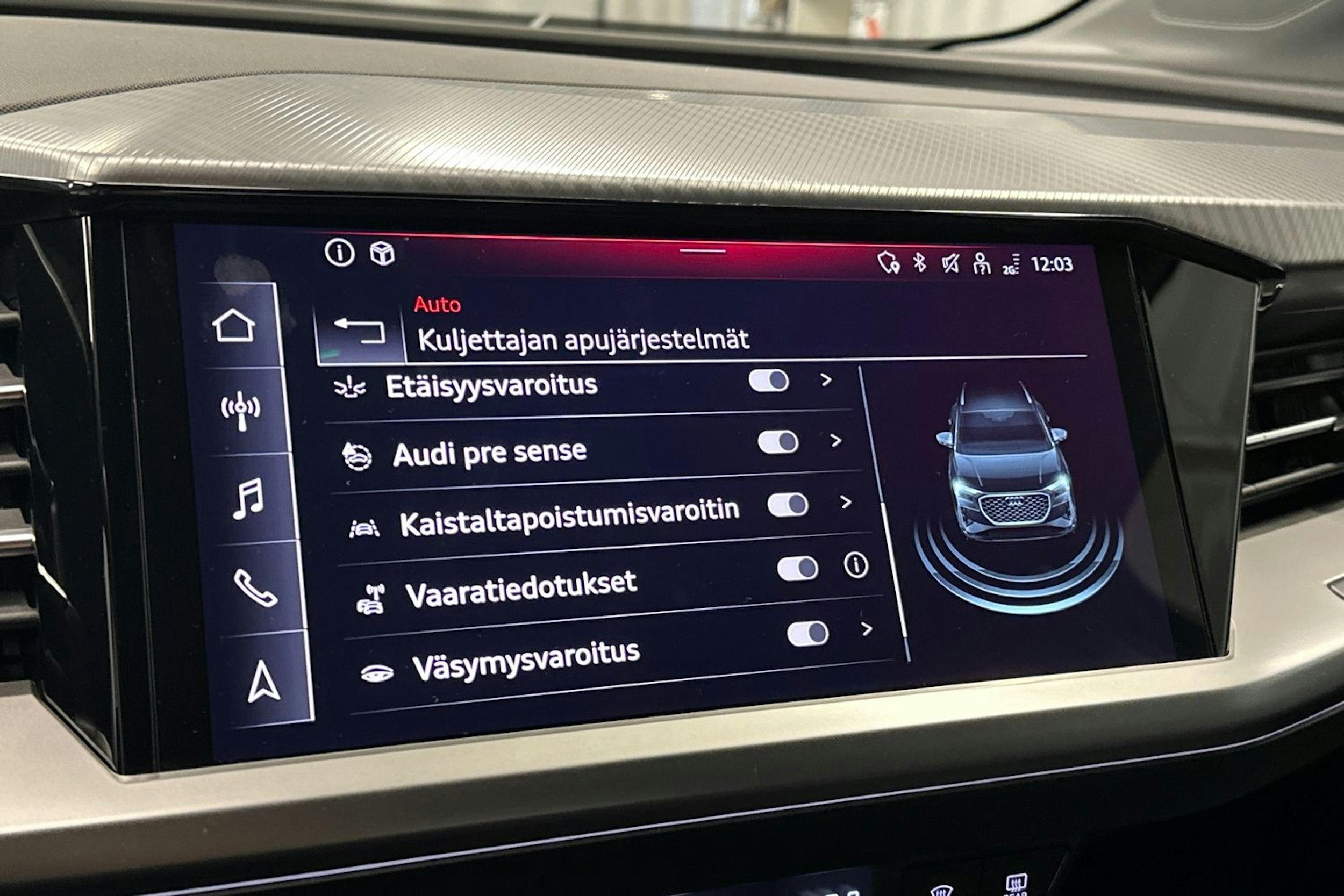 musta Audi Q4 e-tron 2024 kuva 27.