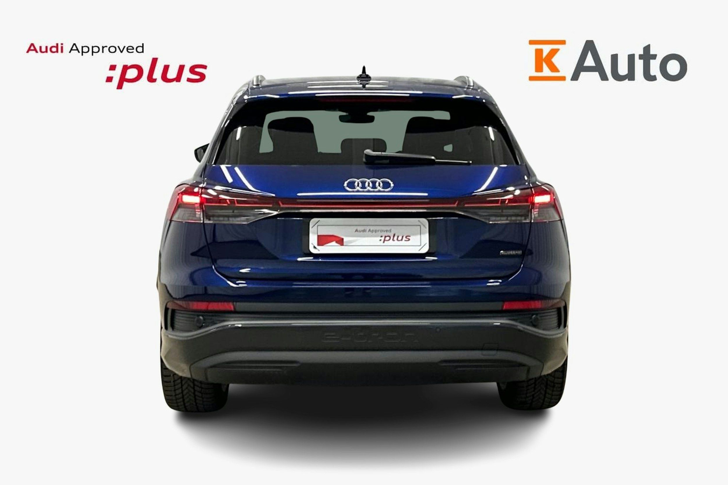 sininen Audi Q4 e-tron 2024 kuva 3.