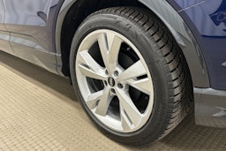sininen Audi Q4 e-tron 2024 kuva 12.