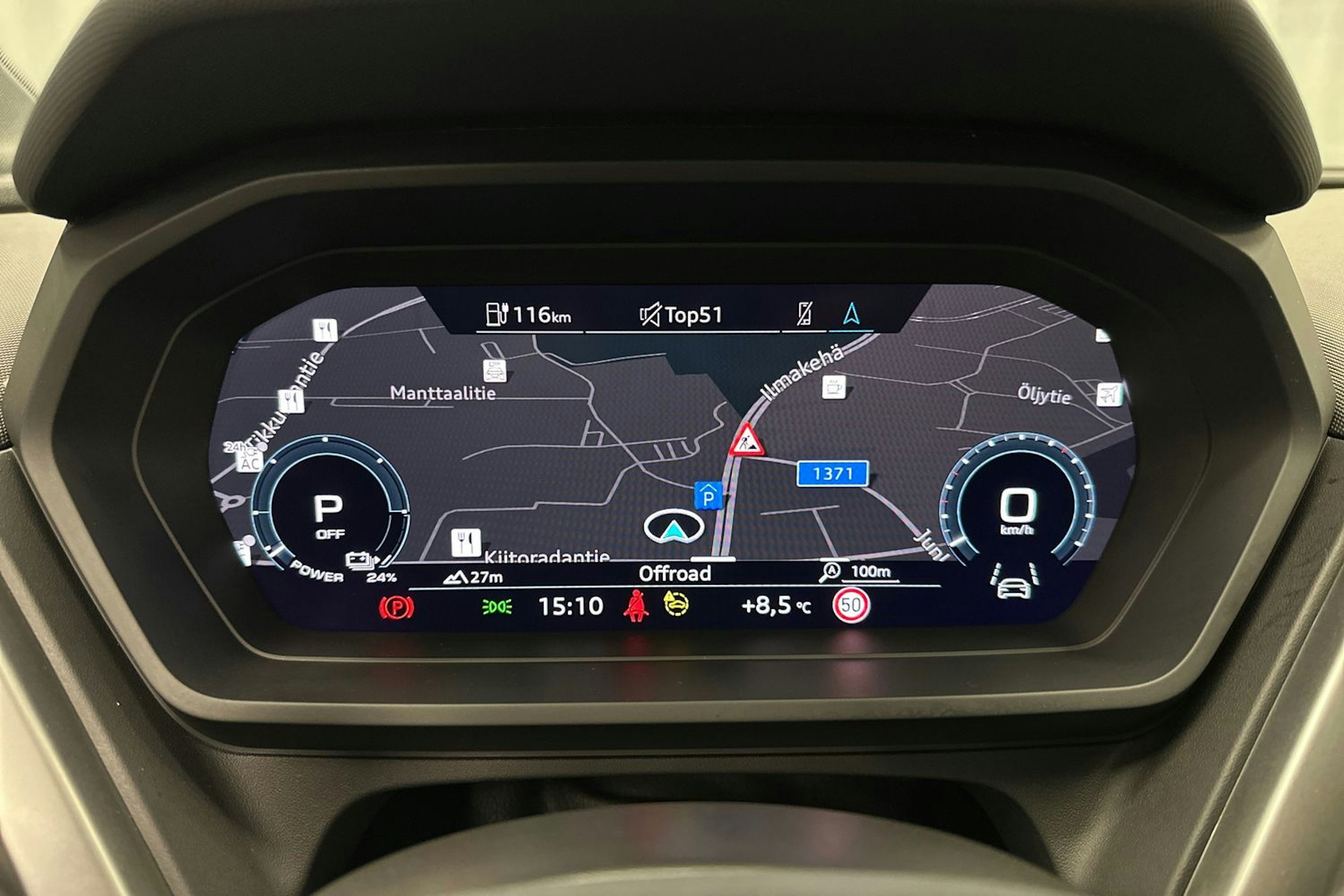 sininen Audi Q4 e-tron 2024 kuva 21.