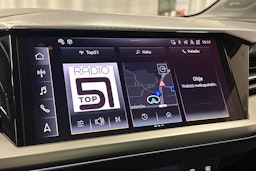 sininen Audi Q4 e-tron 2024 kuva 22.
