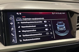 sininen Audi Q4 e-tron 2024 kuva 28.