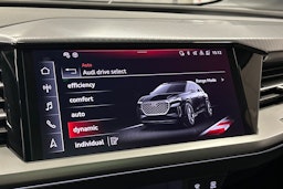 sininen Audi Q4 e-tron 2024 kuva 30.