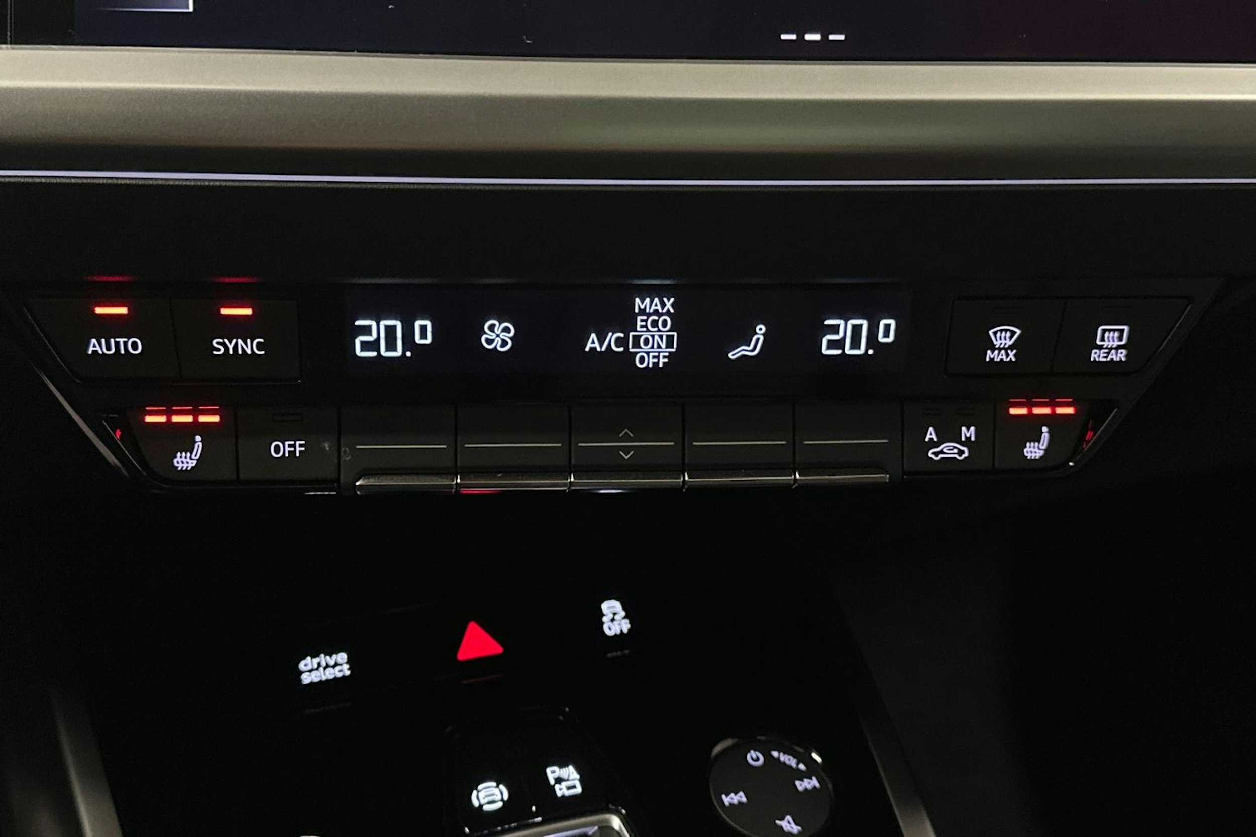 sininen Audi Q4 e-tron 2024 kuva 34.