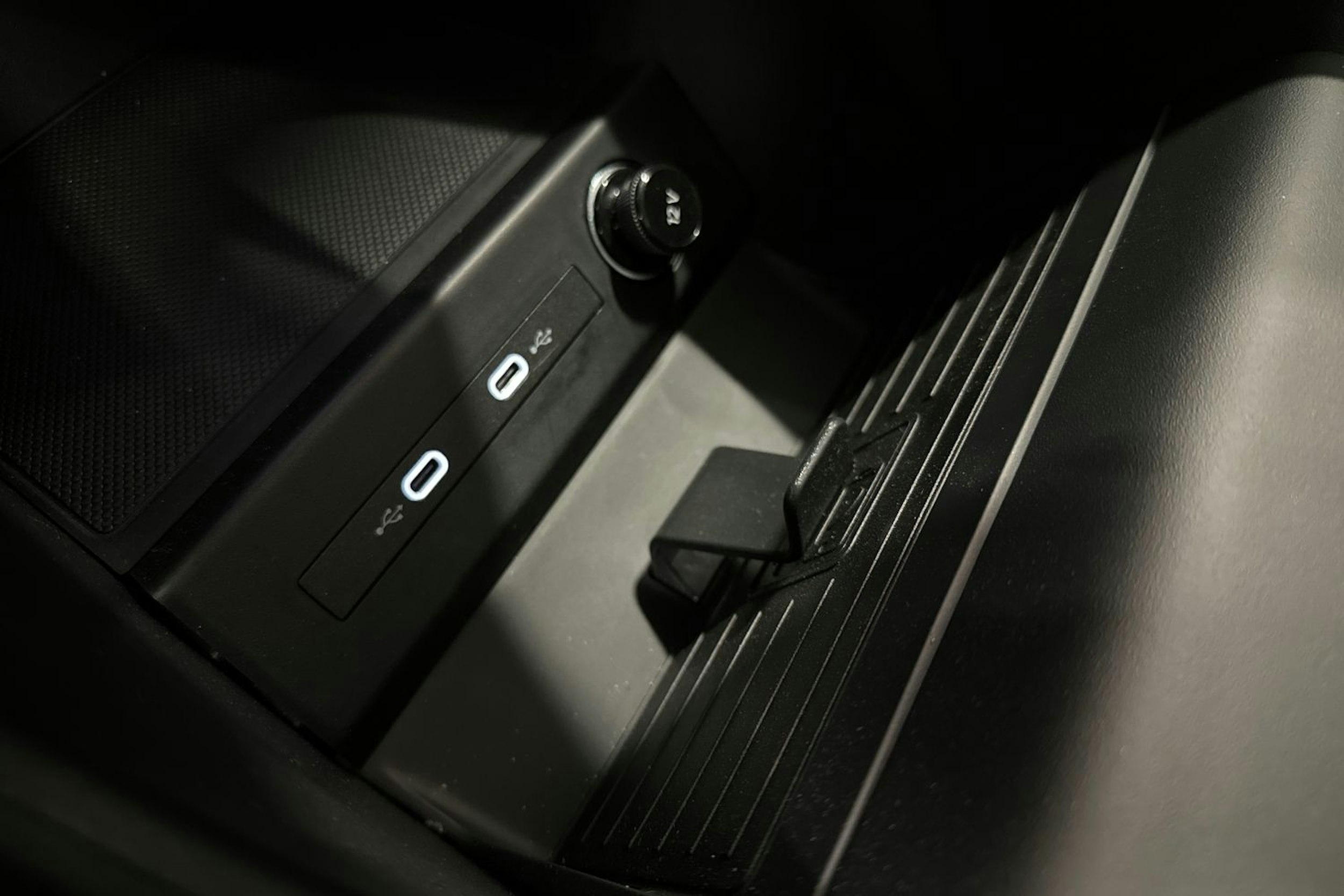 sininen Audi Q4 e-tron 2024 kuva 35.