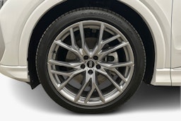valkoinen Audi Q4 e-tron 2024 kuva 9.