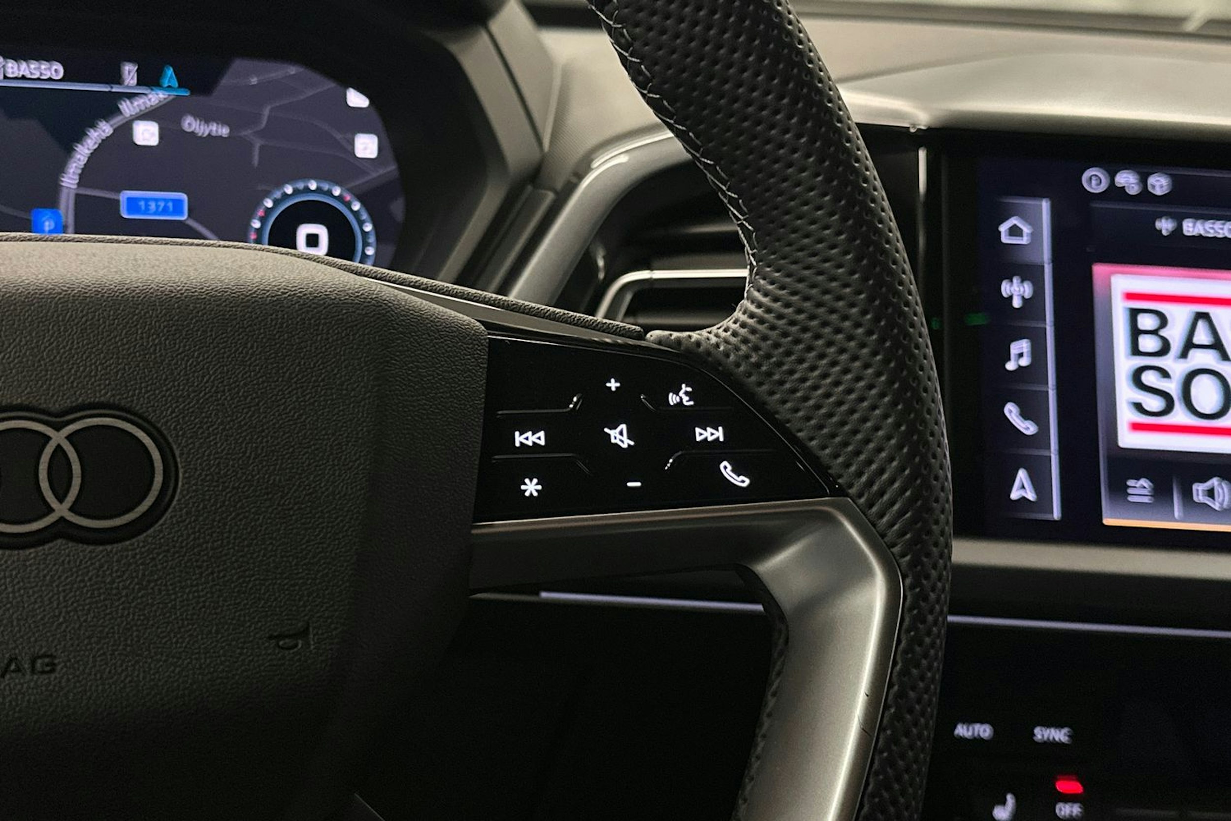 valkoinen Audi Q4 e-tron 2024 kuva 17.