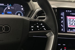 valkoinen Audi Q4 e-tron 2024 kuva 17.