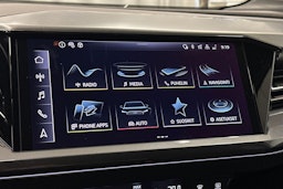 valkoinen Audi Q4 e-tron 2024 kuva 26.