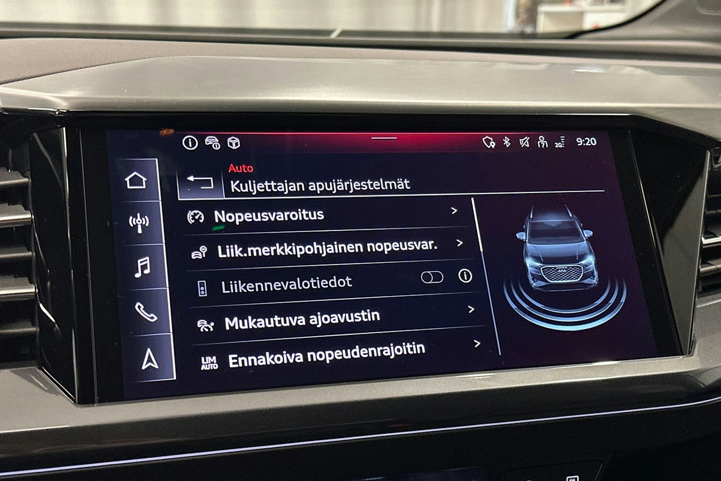 valkoinen Audi Q4 e-tron 2024 kuva 28.