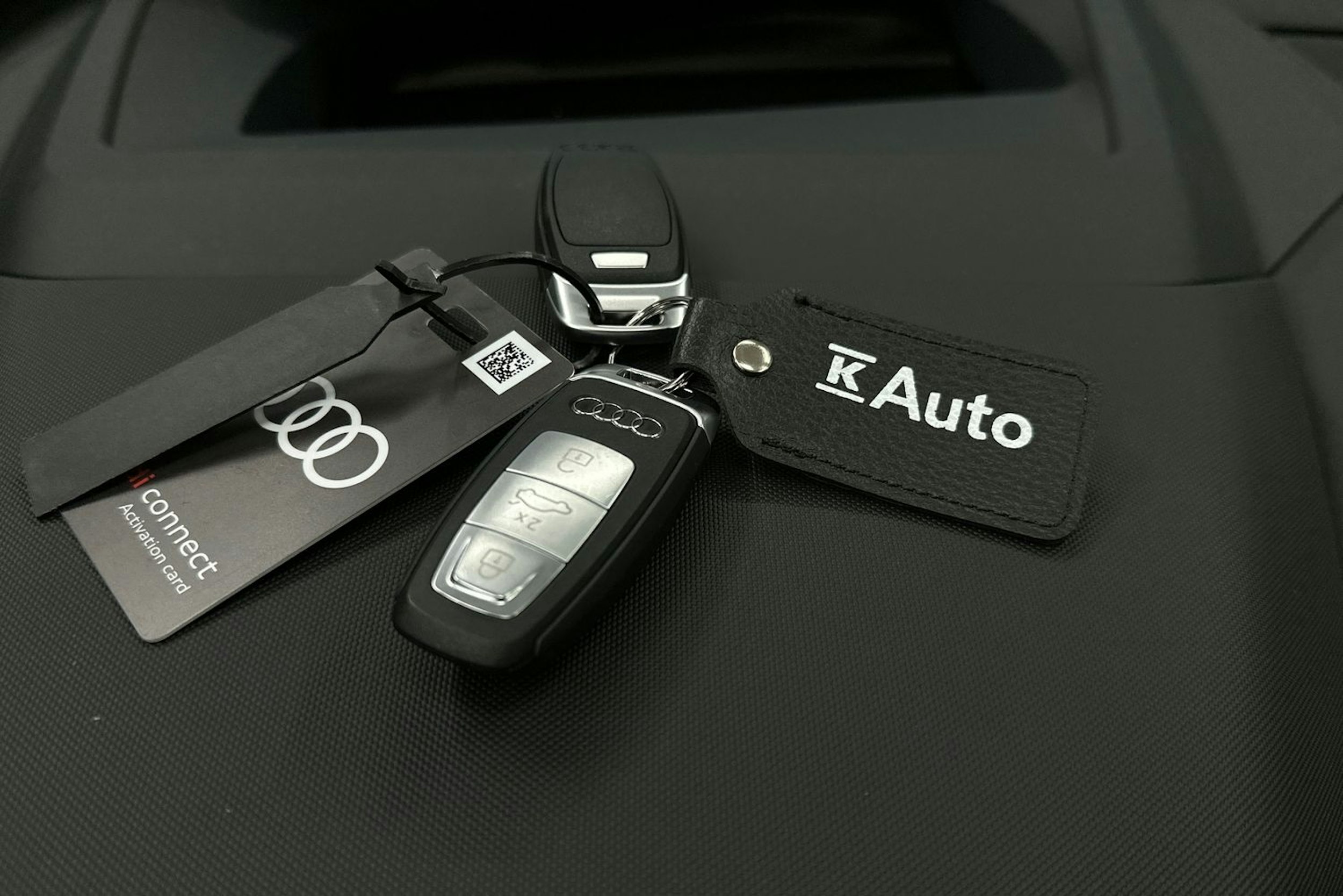 valkoinen Audi Q4 e-tron 2024 kuva 33.