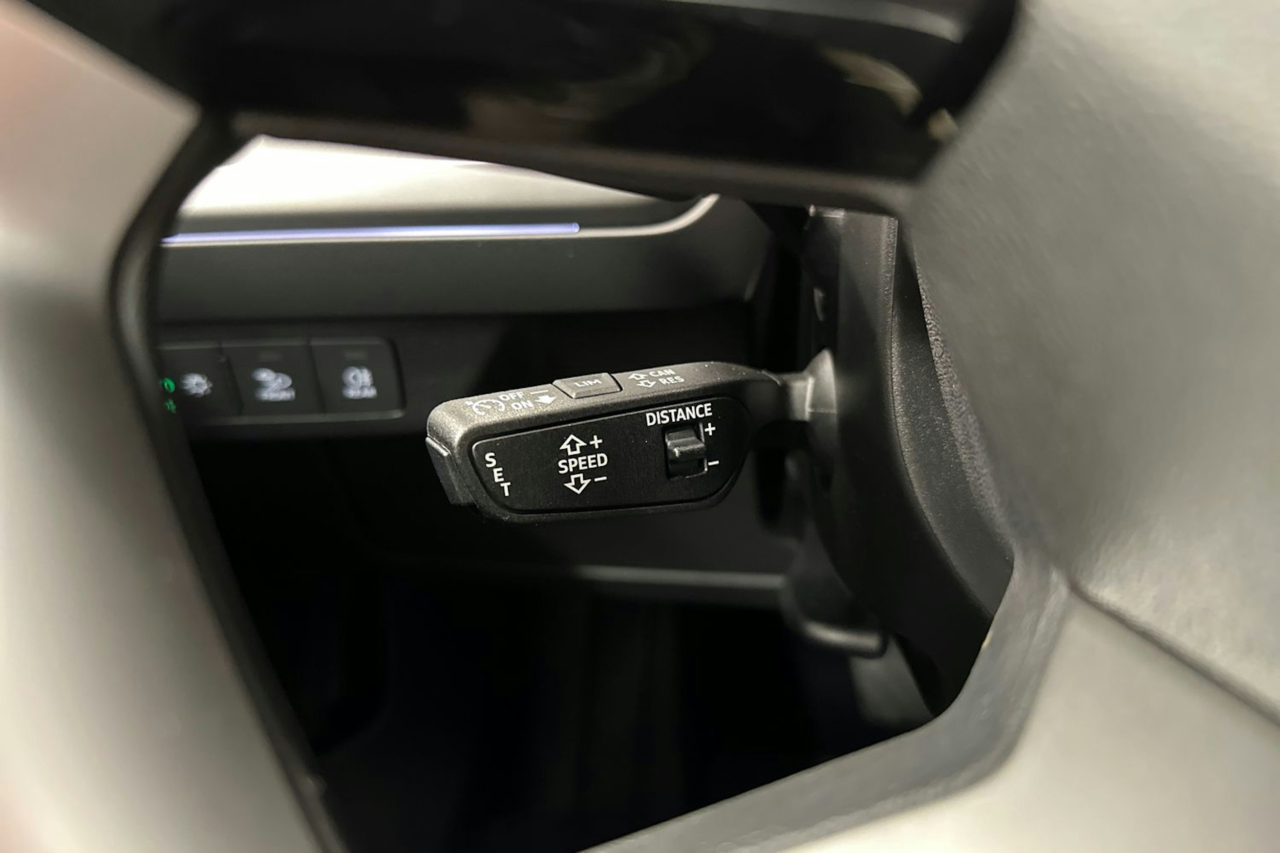violetti Audi Q4 e-tron 2024 kuva 16.