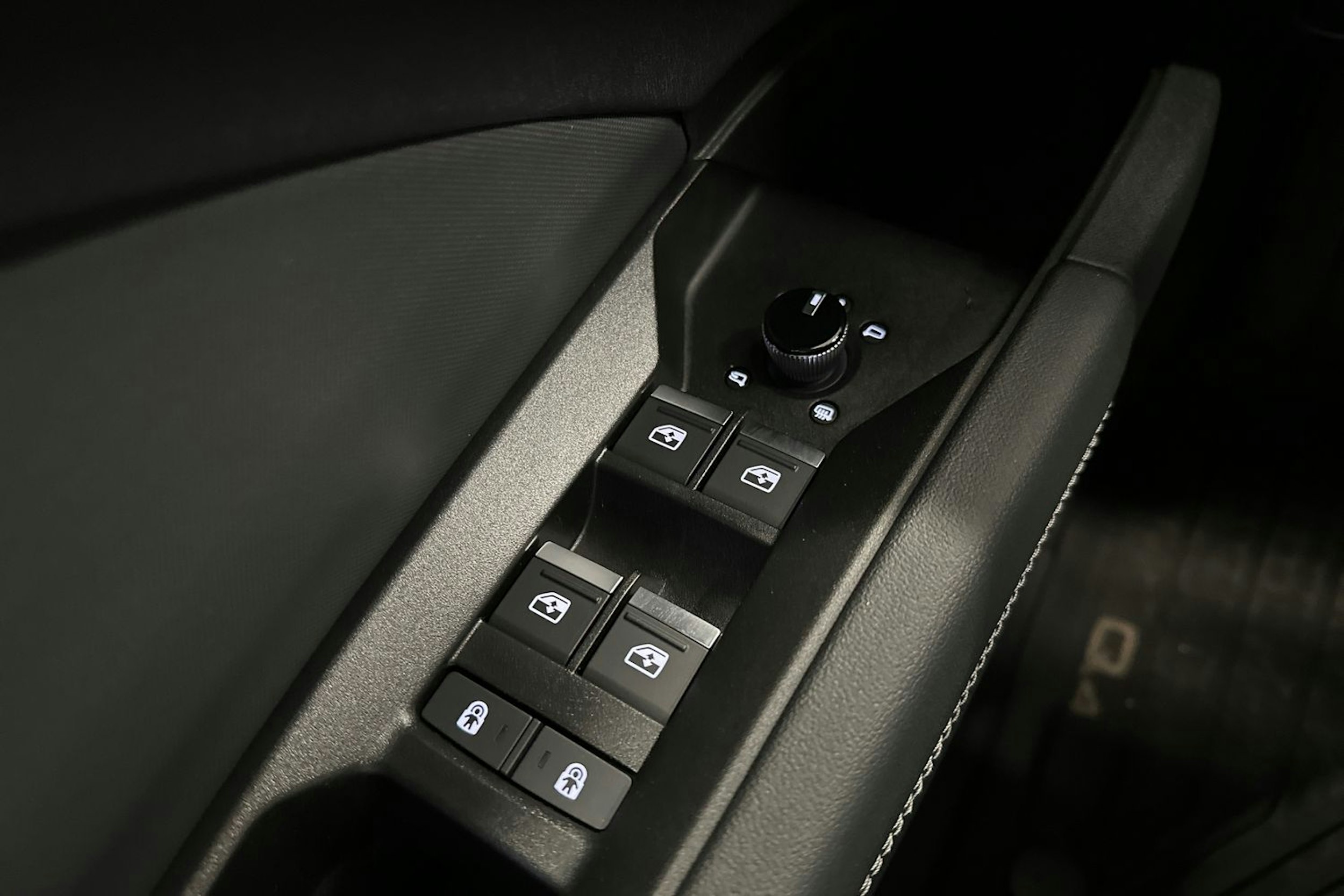 violetti Audi Q4 e-tron 2024 kuva 17.