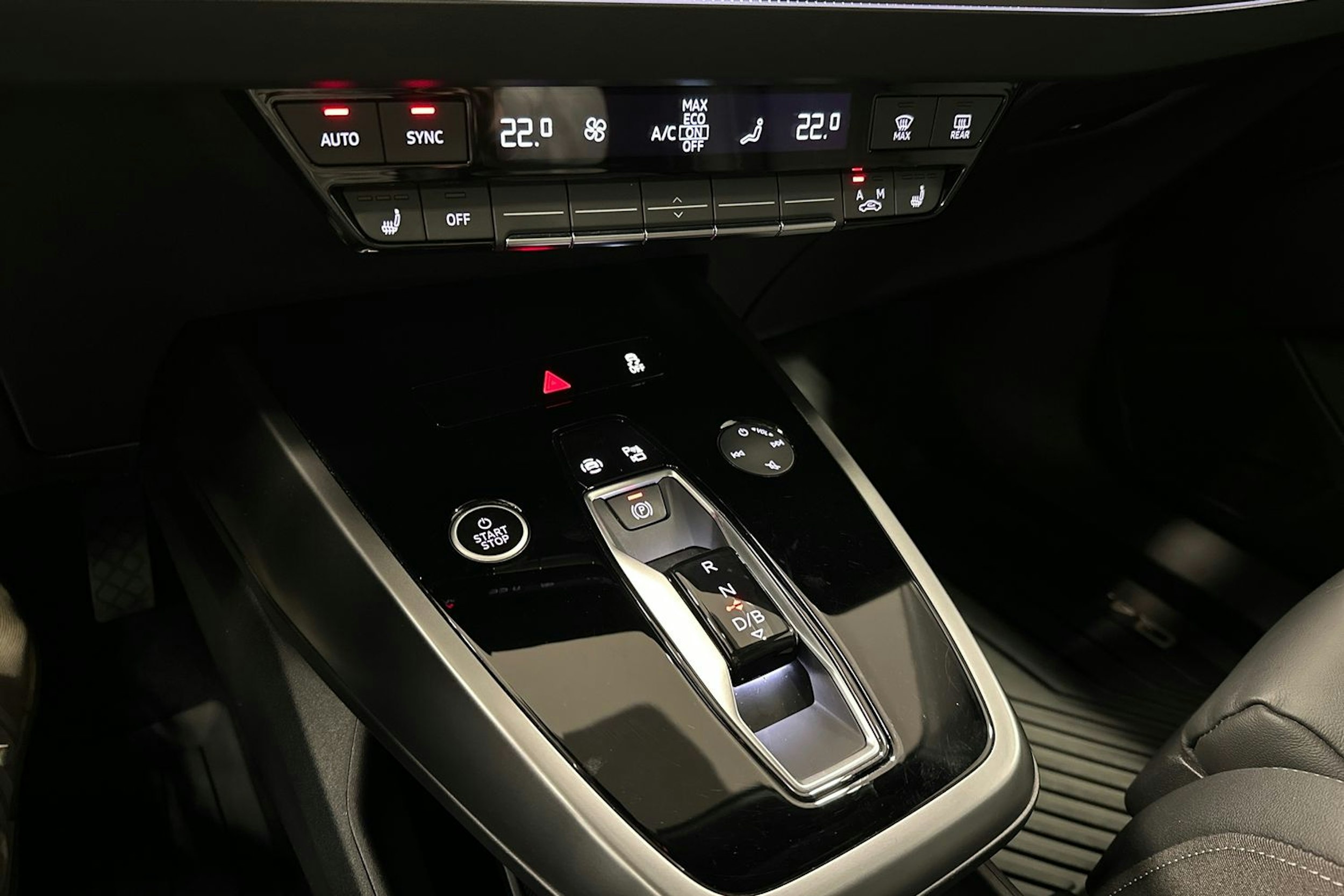 violetti Audi Q4 e-tron 2024 kuva 27.