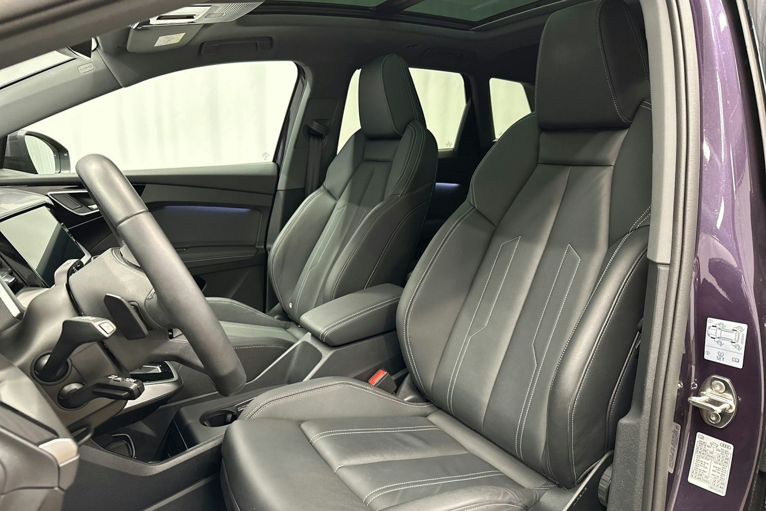 violetti Audi Q4 e-tron 2024 kuva 30.