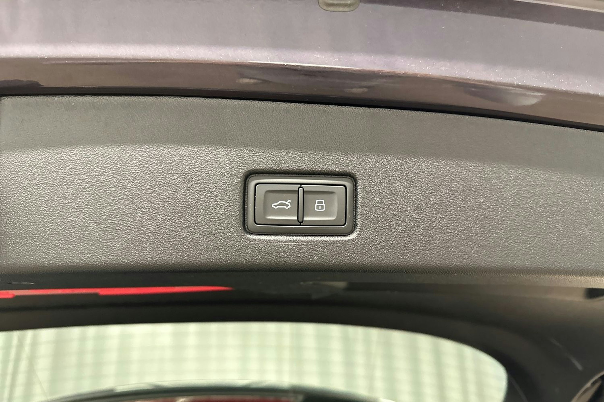 violetti Audi Q4 e-tron 2024 kuva 33.