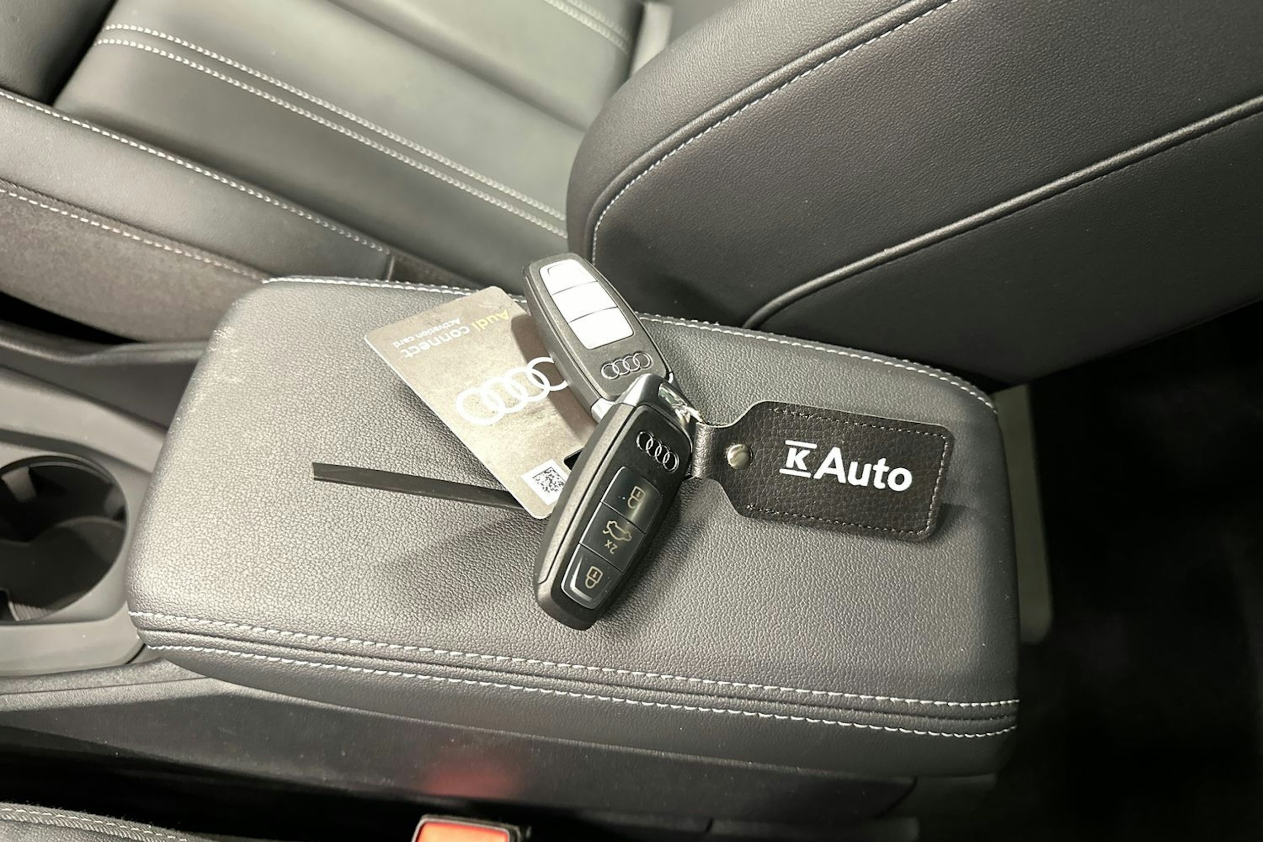 violetti Audi Q4 e-tron 2024 kuva 35.