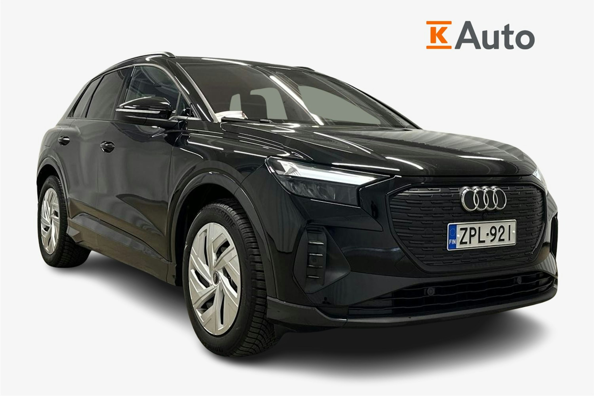 musta Audi Q4 e-tron 2024 kuva 1.