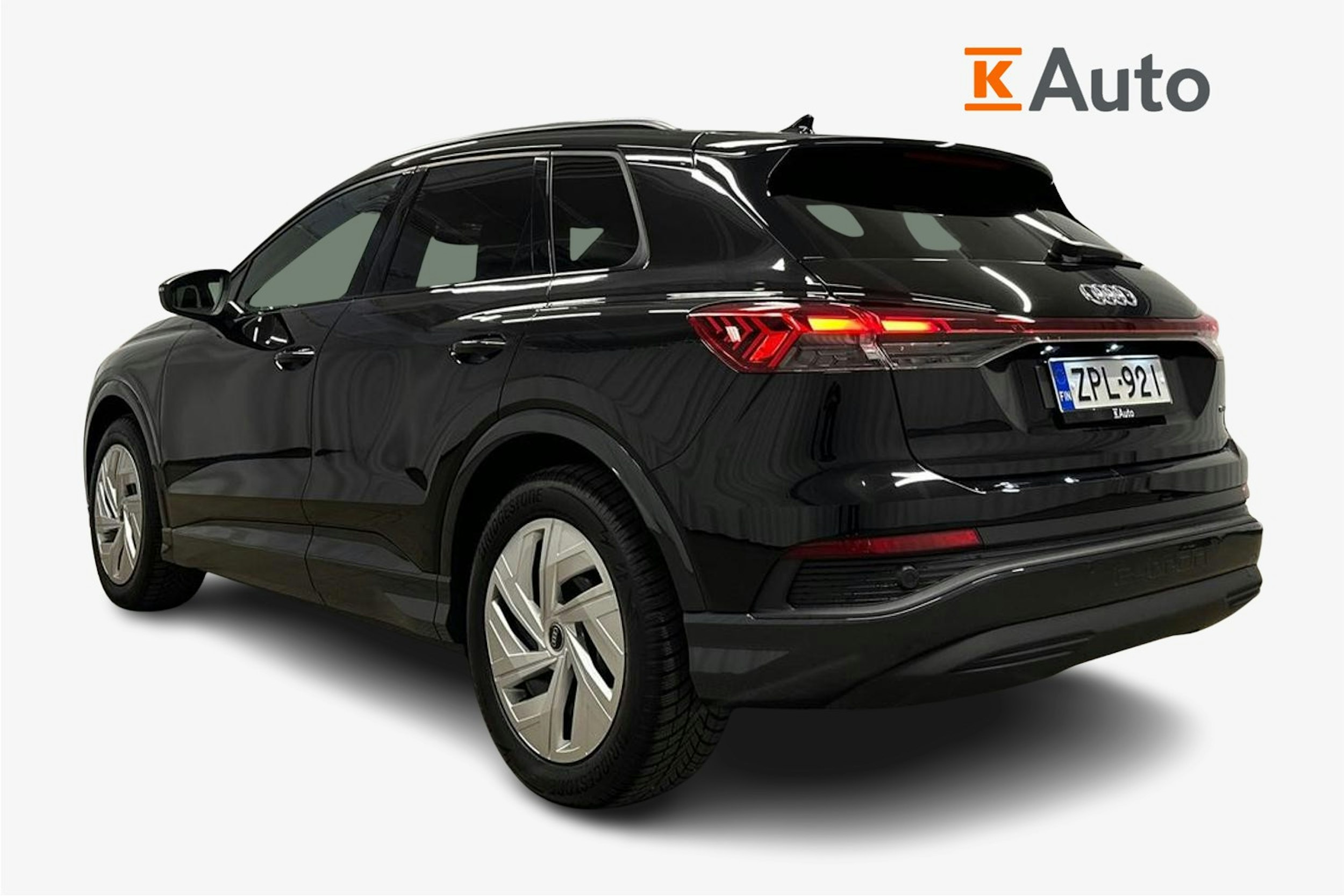 musta Audi Q4 e-tron 2024 kuva 2.