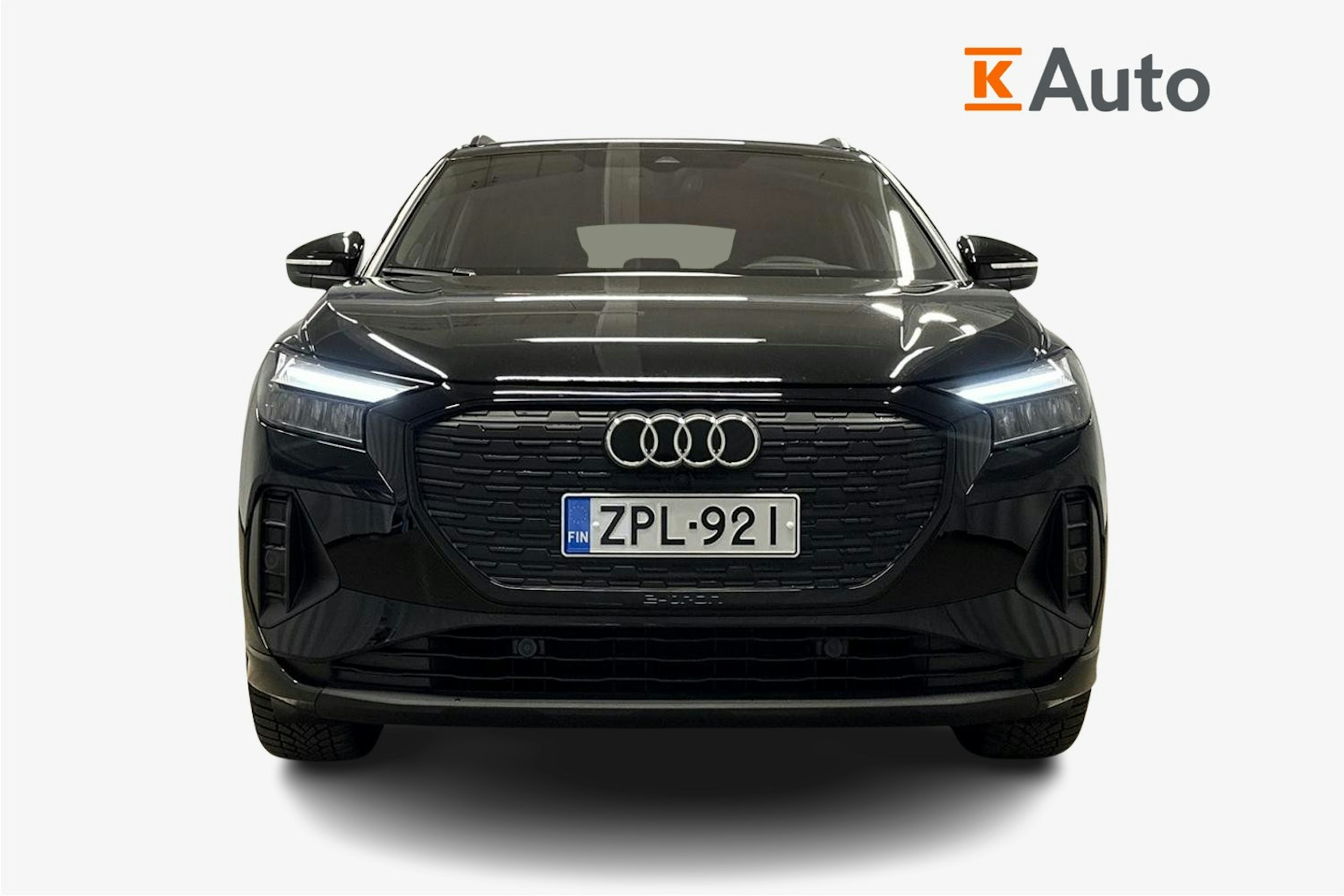 musta Audi Q4 e-tron 2024 kuva 5.