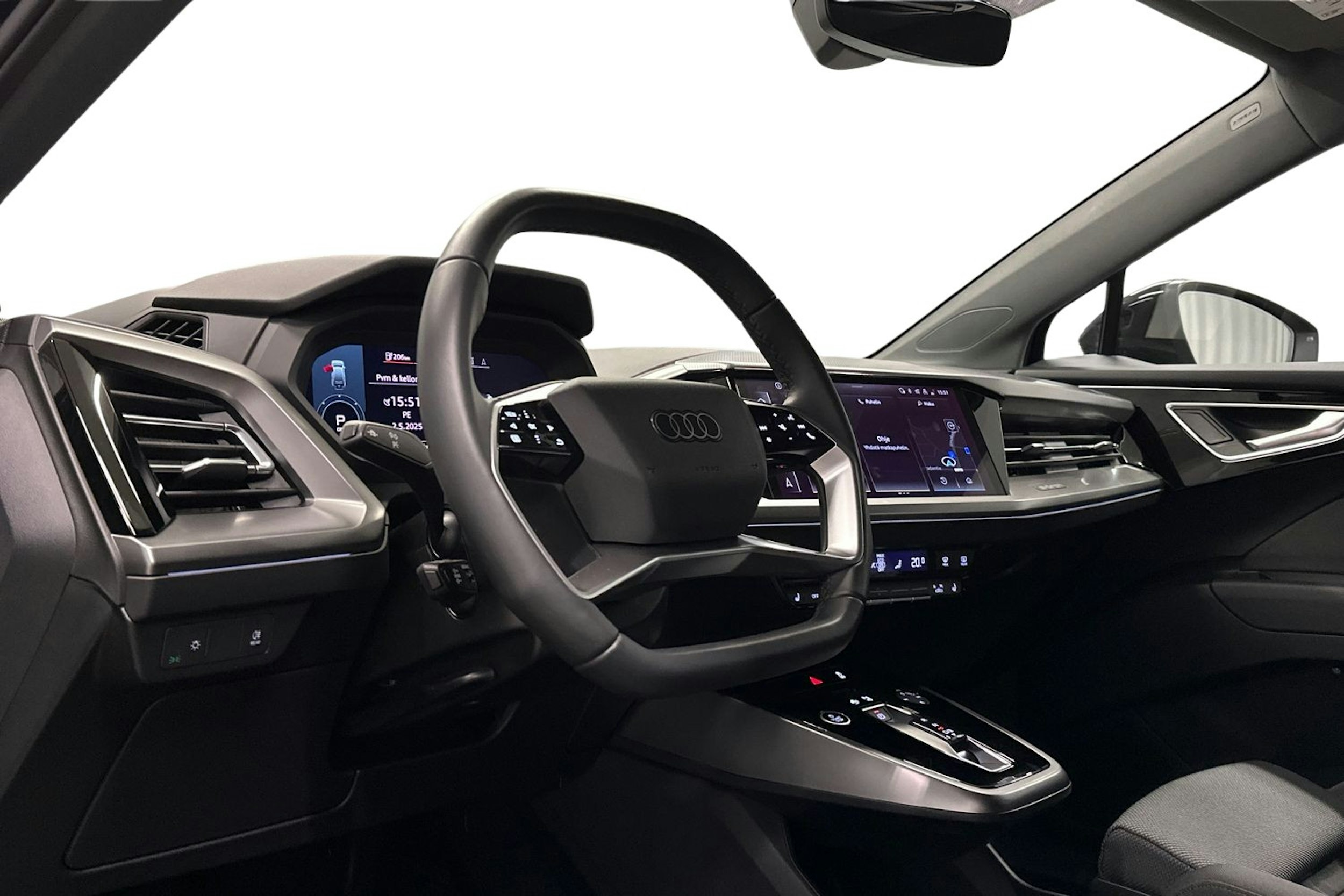 musta Audi Q4 e-tron 2024 kuva 7.