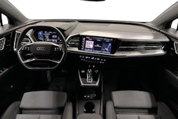 musta Audi Q4 e-tron 2024 kuva 9.