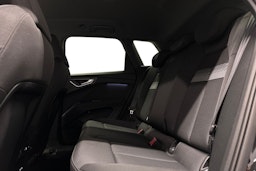 musta Audi Q4 e-tron 2024 kuva 10.