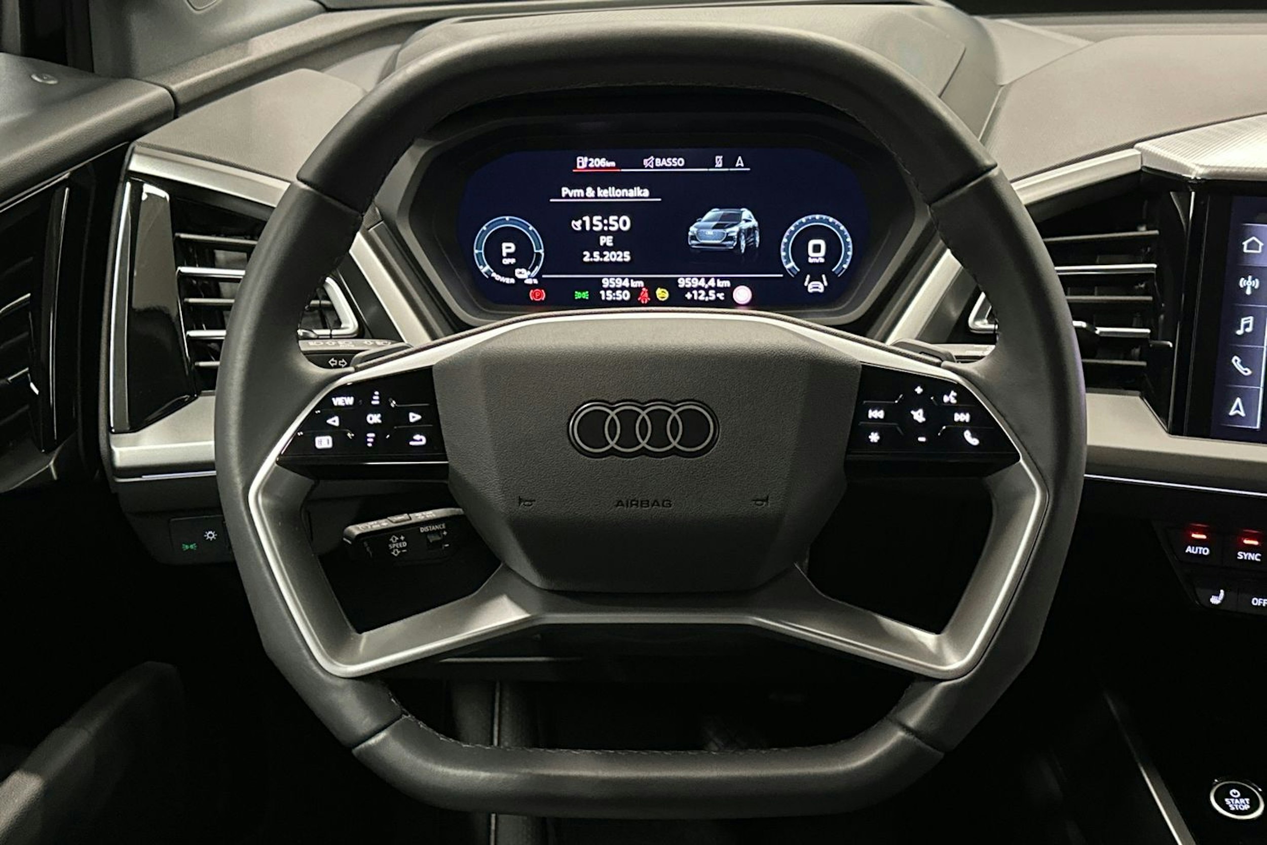 musta Audi Q4 e-tron 2024 kuva 14.