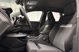 musta Audi Q4 e-tron 2024 kuva 15.