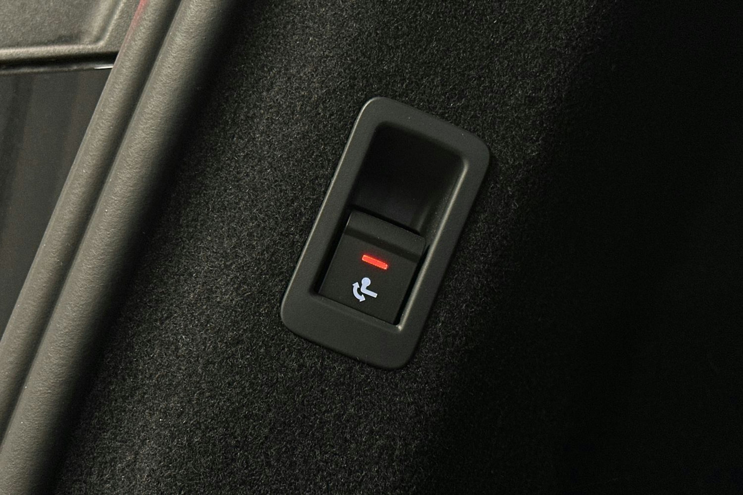musta Audi Q4 e-tron 2024 kuva 18.