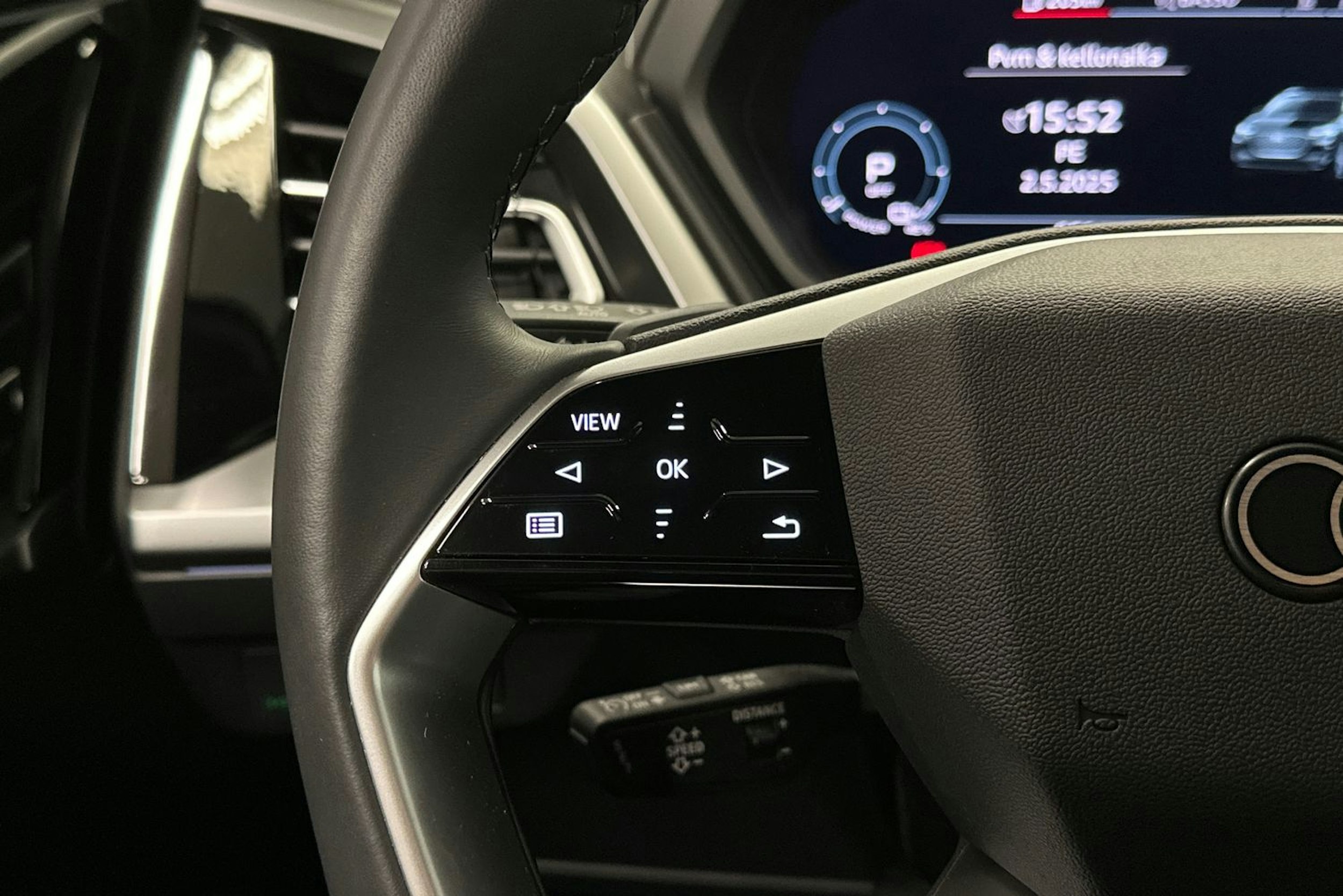 musta Audi Q4 e-tron 2024 kuva 19.