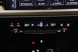 musta Audi Q4 e-tron 2024 kuva 33.