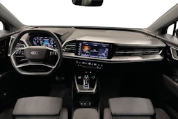 musta Audi Q4 e-tron 2024 kuva 9.