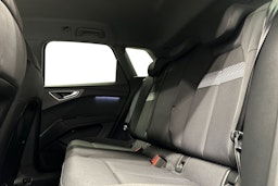 musta Audi Q4 e-tron 2024 kuva 10.