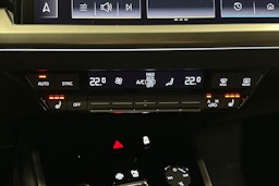 musta Audi Q4 e-tron 2024 kuva 25.