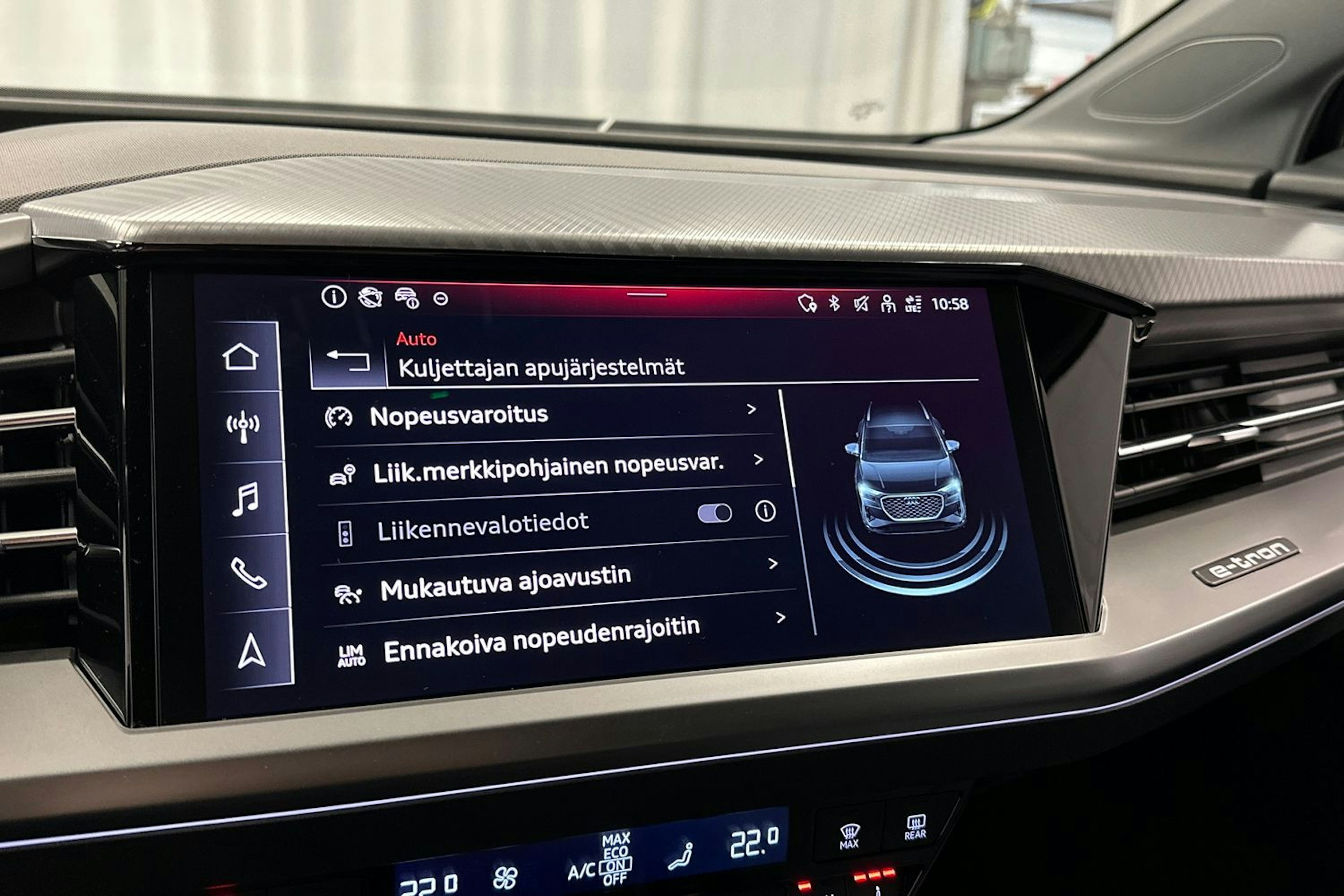 musta Audi Q4 e-tron 2024 kuva 28.