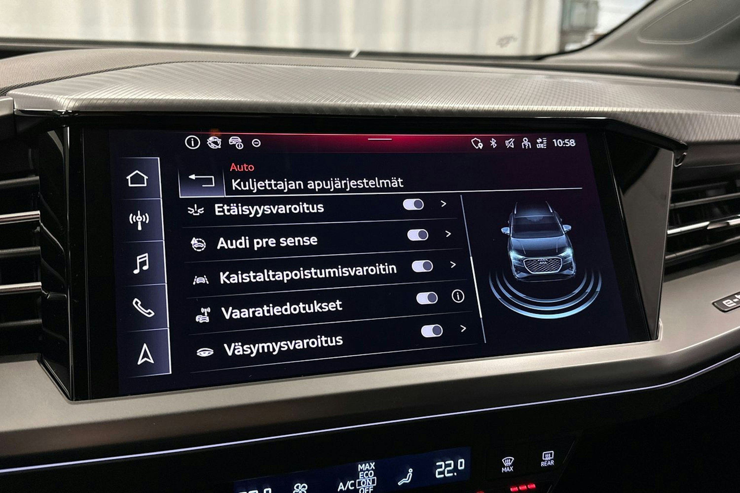 musta Audi Q4 e-tron 2024 kuva 29.