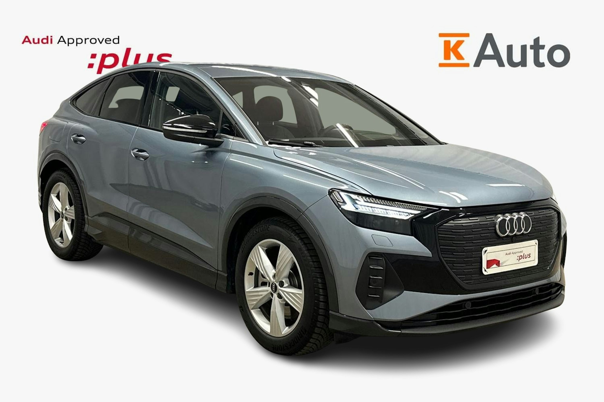 sininen Audi Q4 e-tron 2024 kuva 1.