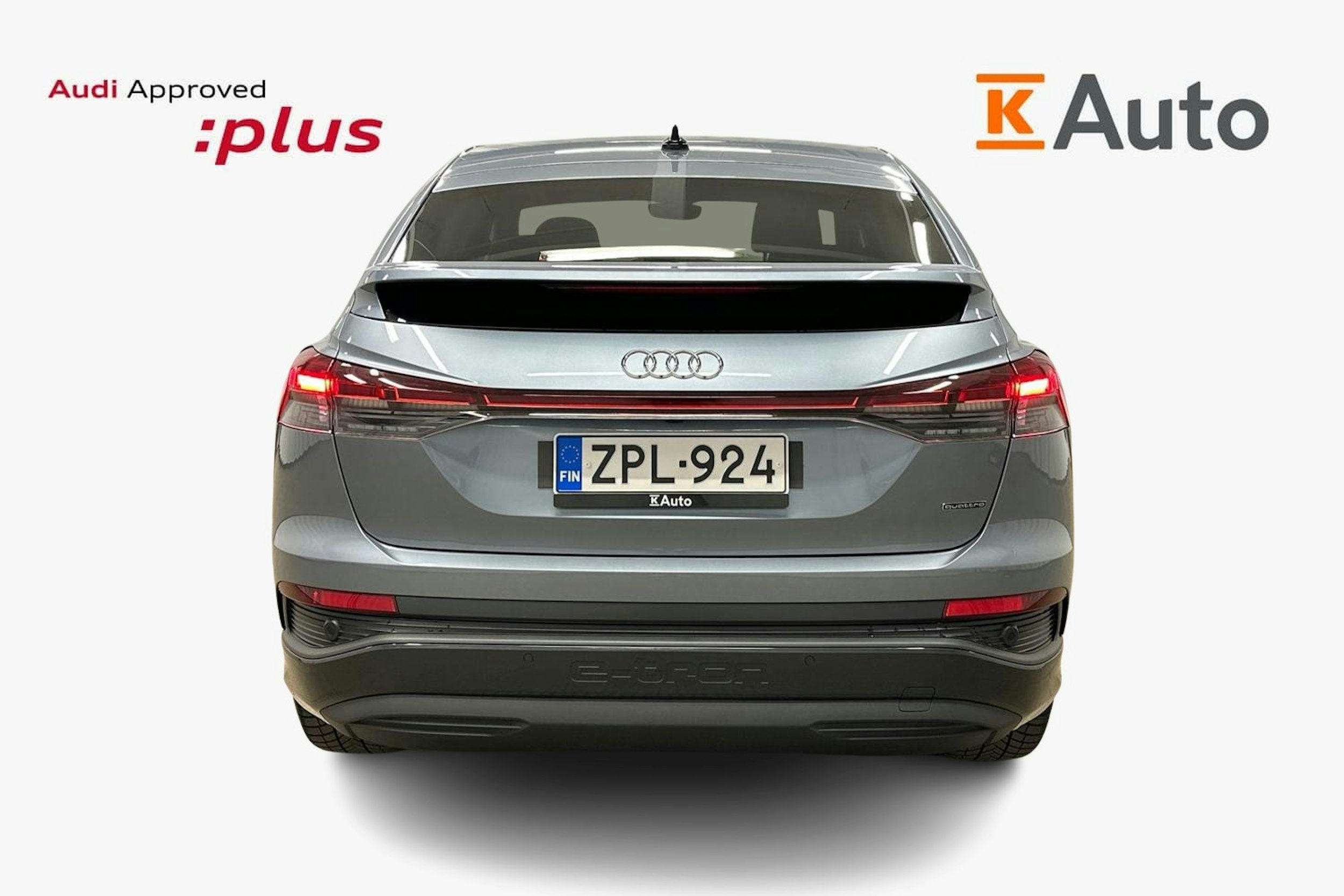 sininen Audi Q4 e-tron 2024 kuva 3.