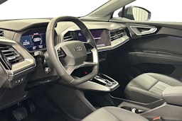 sininen Audi Q4 e-tron 2024 kuva 7.
