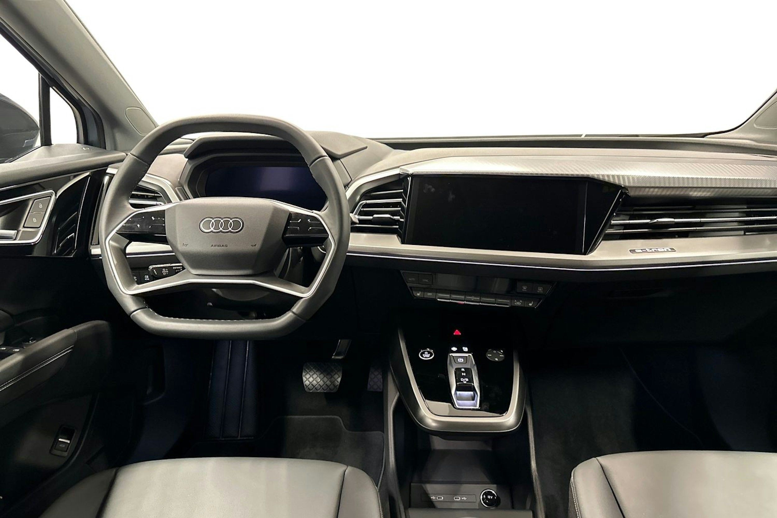 sininen Audi Q4 e-tron 2024 kuva 9.