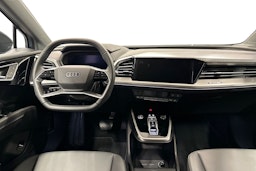 sininen Audi Q4 e-tron 2024 kuva 9.