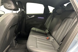 sininen Audi Q4 e-tron 2024 kuva 10.