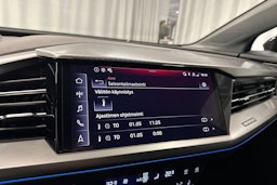 sininen Audi Q4 e-tron 2024 kuva 20.