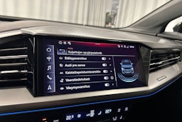 sininen Audi Q4 e-tron 2024 kuva 22.