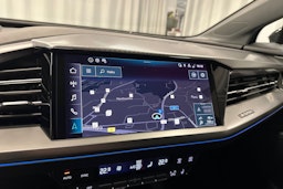 sininen Audi Q4 e-tron 2024 kuva 23.