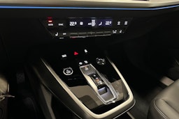 sininen Audi Q4 e-tron 2024 kuva 25.