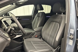 sininen Audi Q4 e-tron 2024 kuva 27.