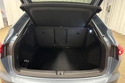 sininen Audi Q4 e-tron 2024 kuva 28.