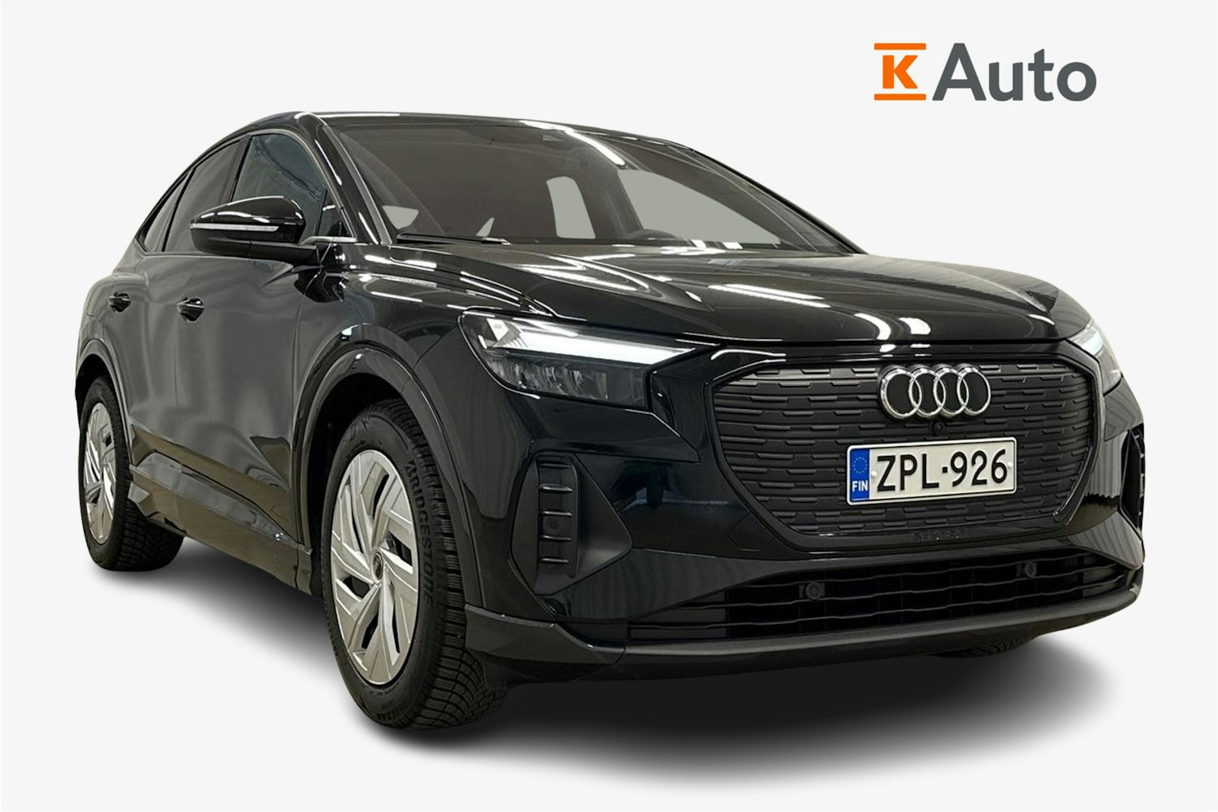 musta Audi Q4 e-tron 2024 kuva 1.